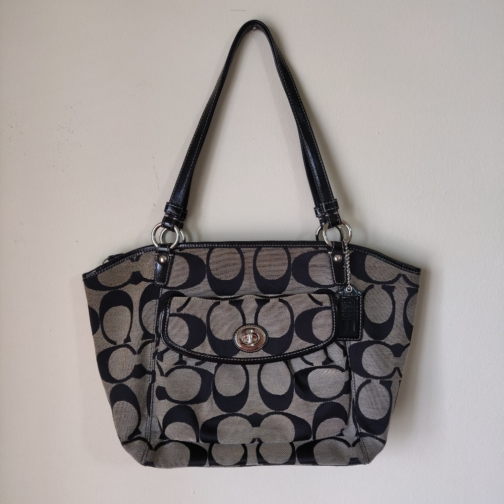 Women's Coach Shoulder Bag